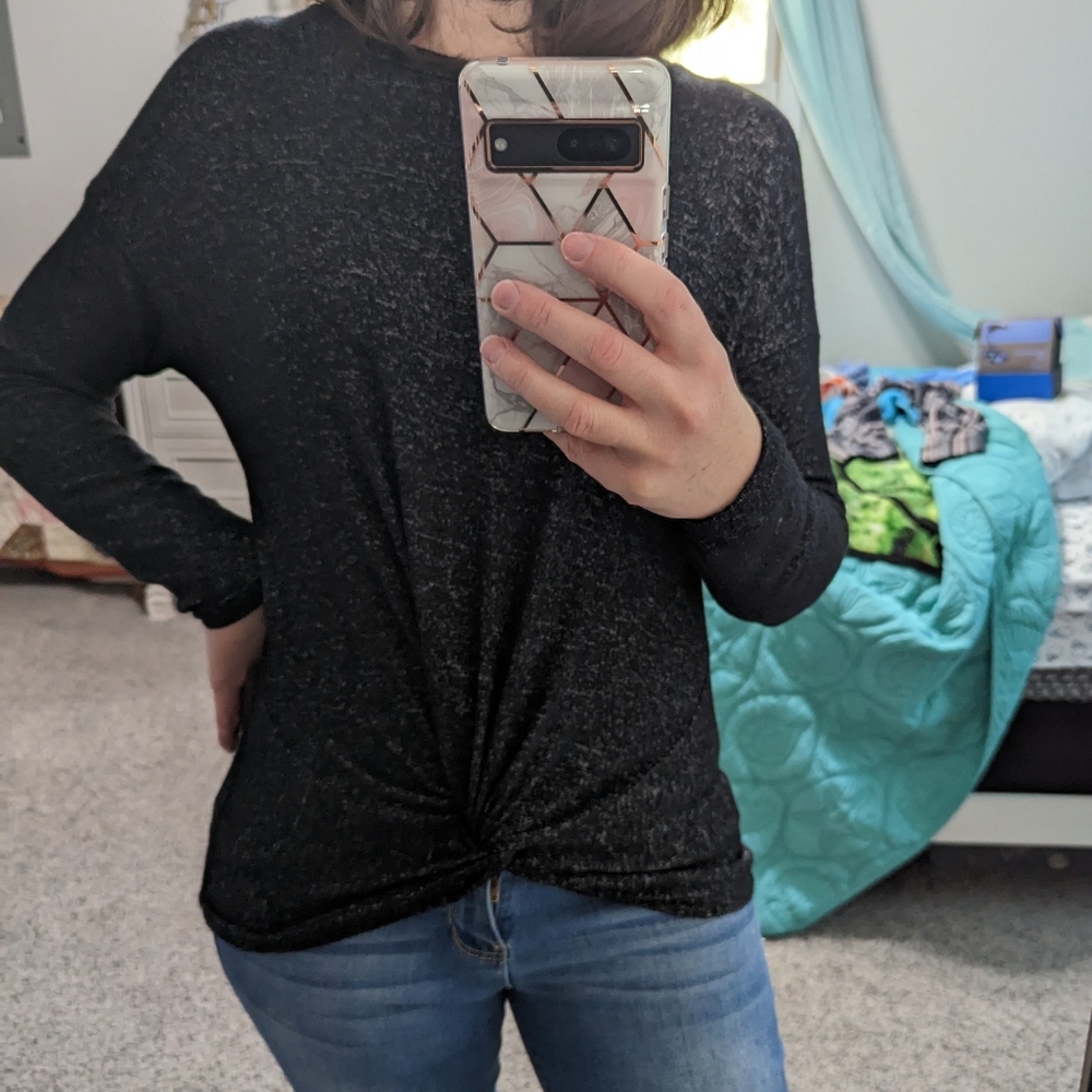 Gorgeous Gaze Black Long Sleeve Twist Front Top - Size Small